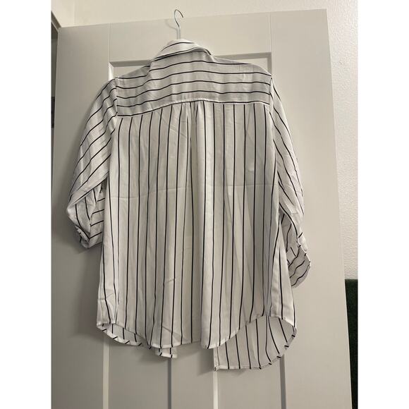 Maurices Button-up - Picture 1 of 3